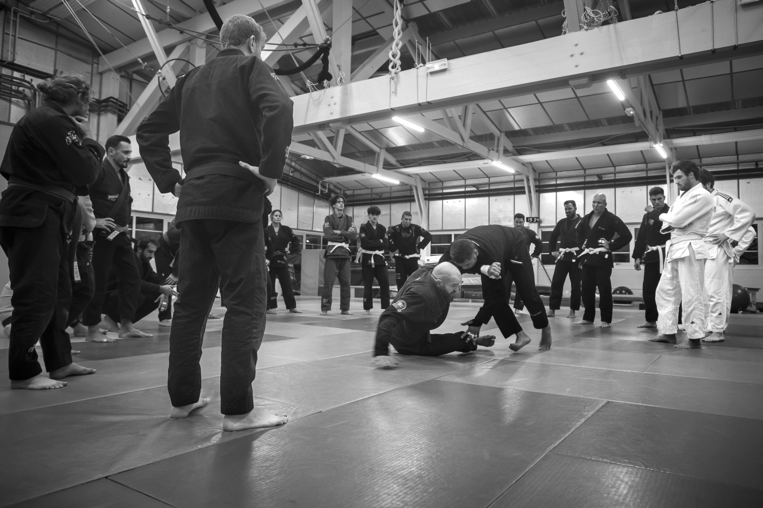 Cours de jiu jitsu brésilien pour adultes (jjb ou bjj) à la West Choke family.